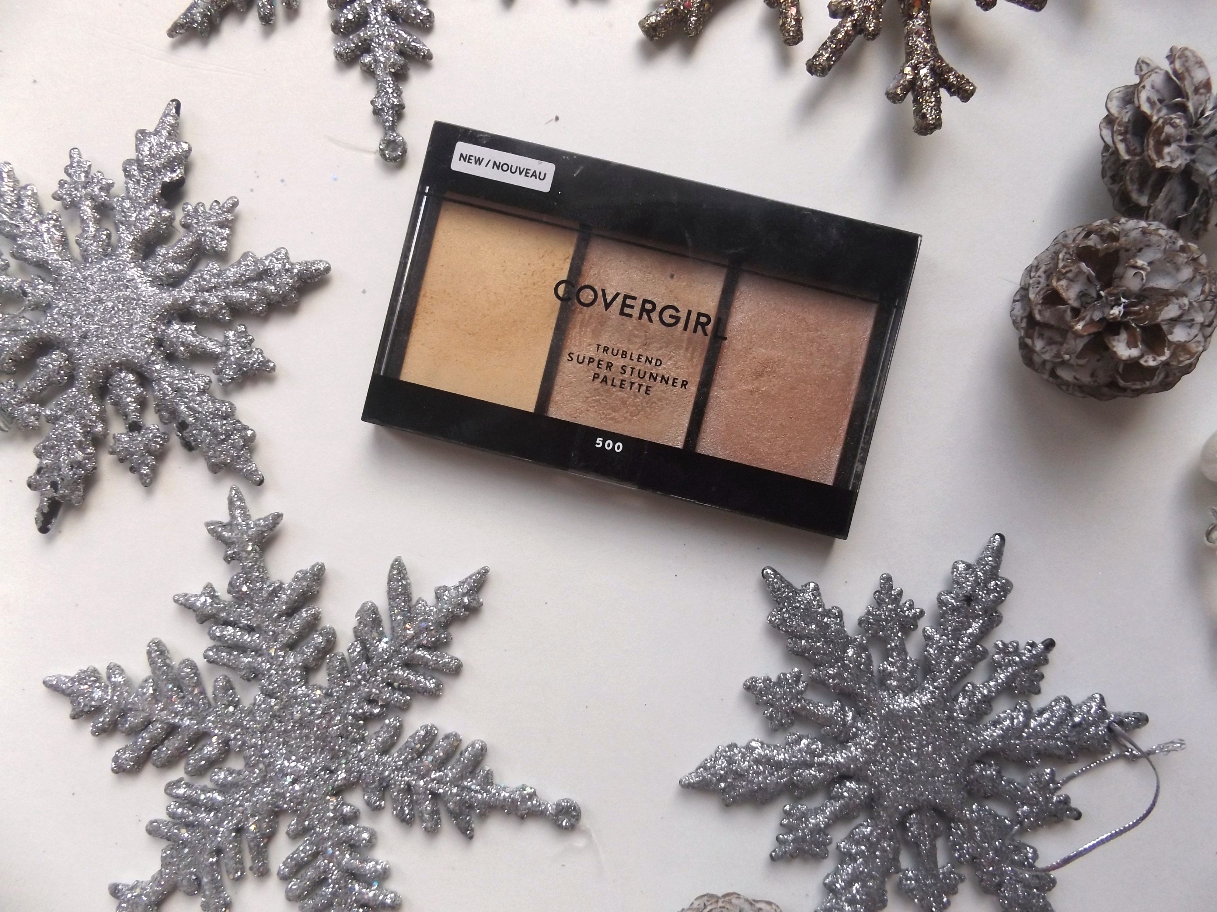 Covergirl true blend super stunner palette in 500 it's lit, lid is closed showing the packaging