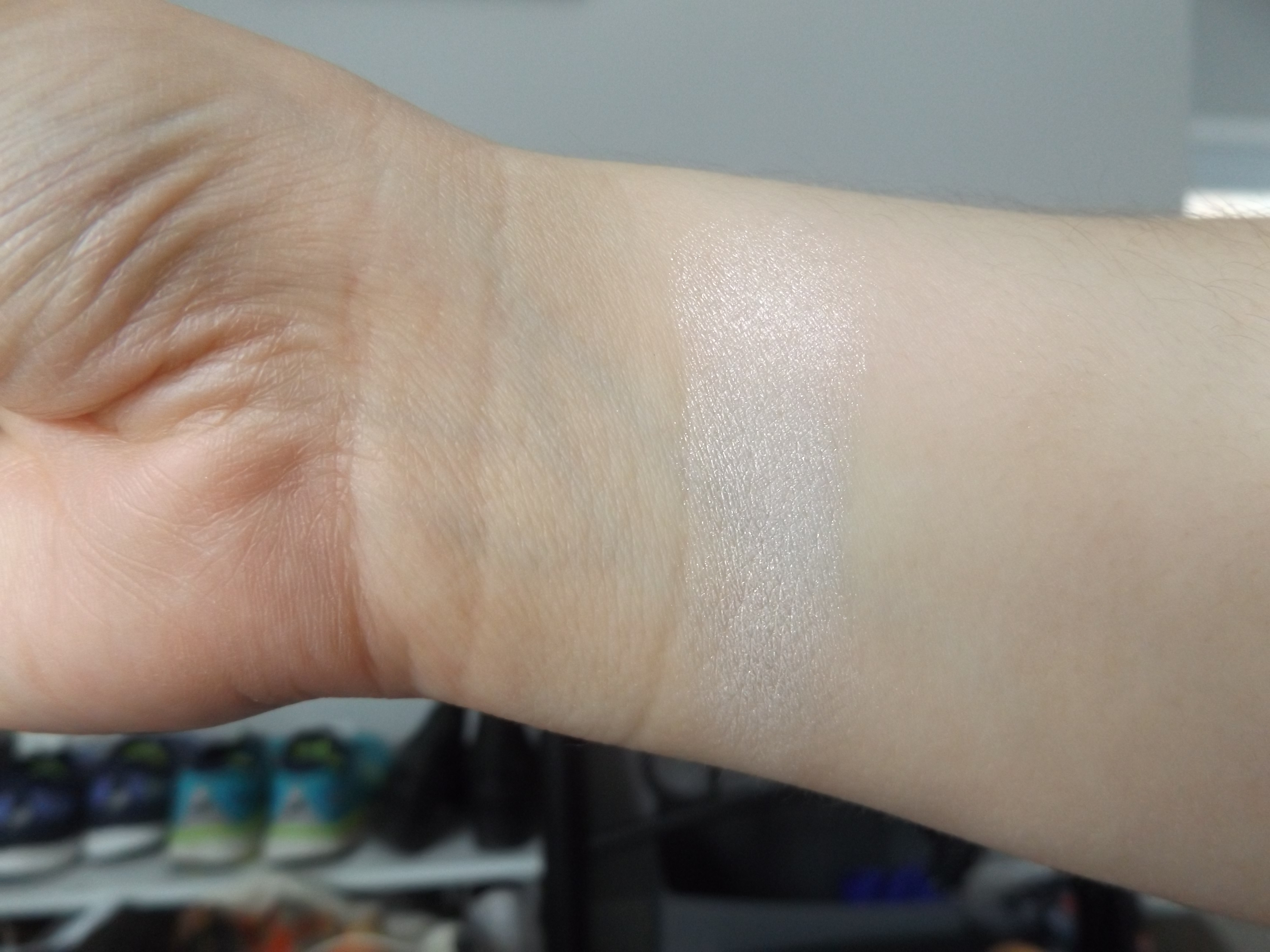swatch of highlighter
